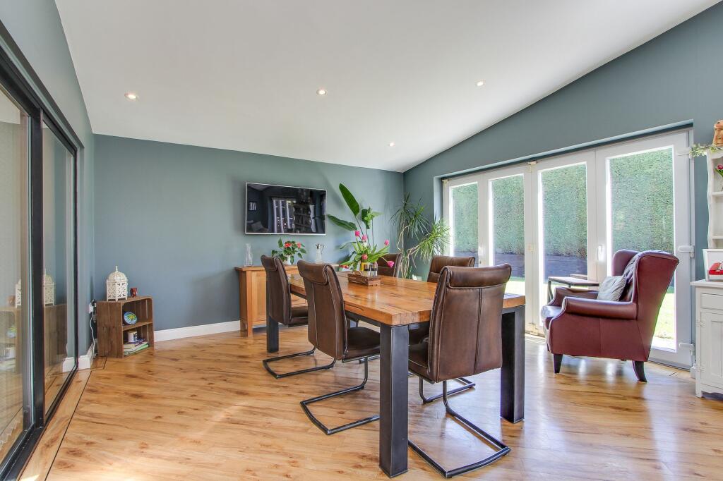 Open Plan Kitchen/Diner/Family Room