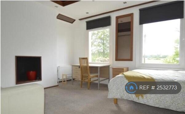 Marlborough Rd - First Floor Front 1