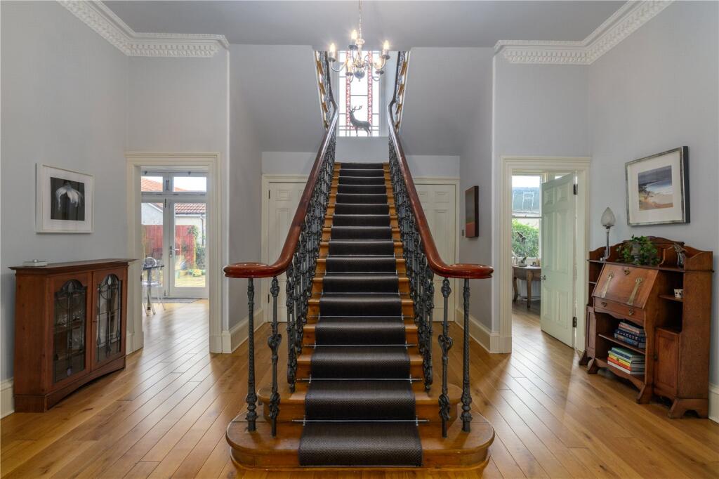 Hall/Stairs