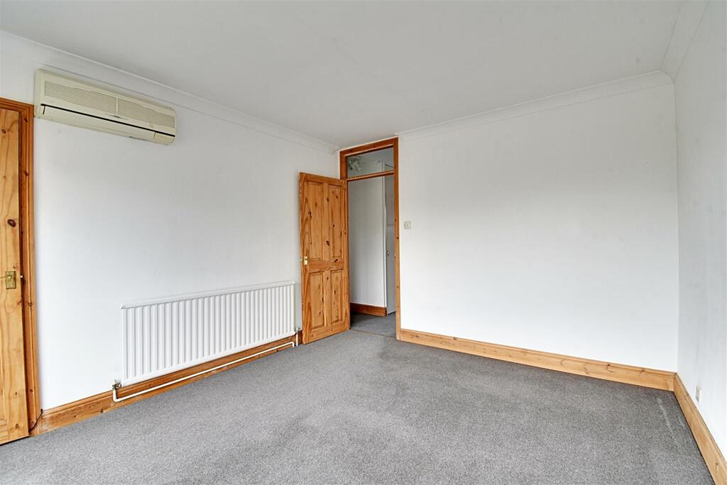 Bedroom 2_2.jpg