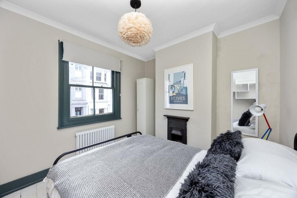 bedroom (4).jpg