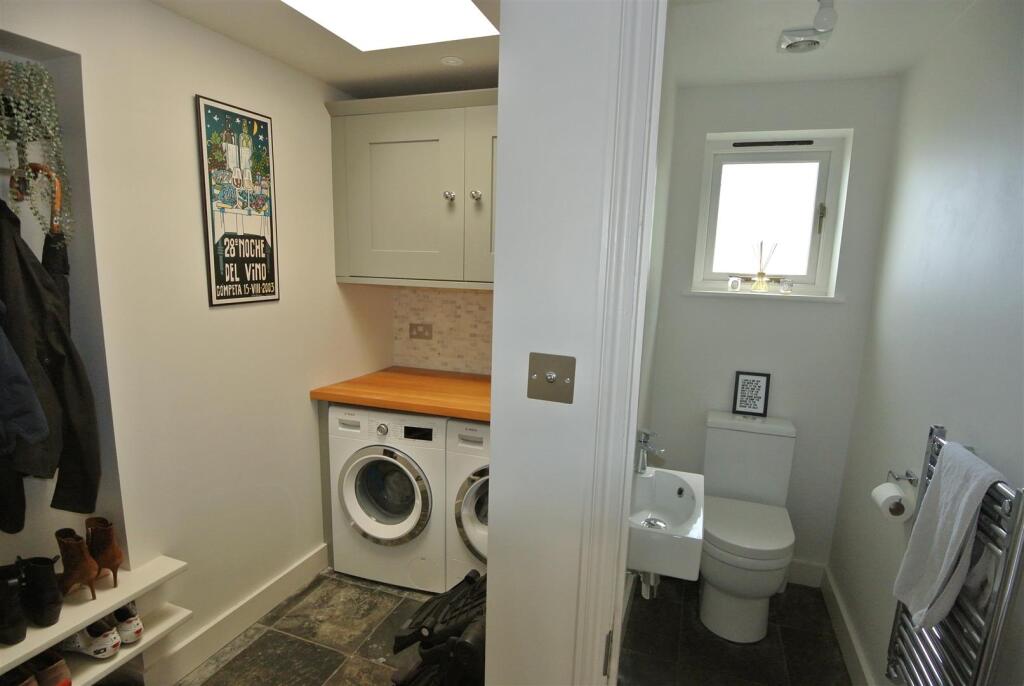 Utility &amp; Cloakroom 1.JPG