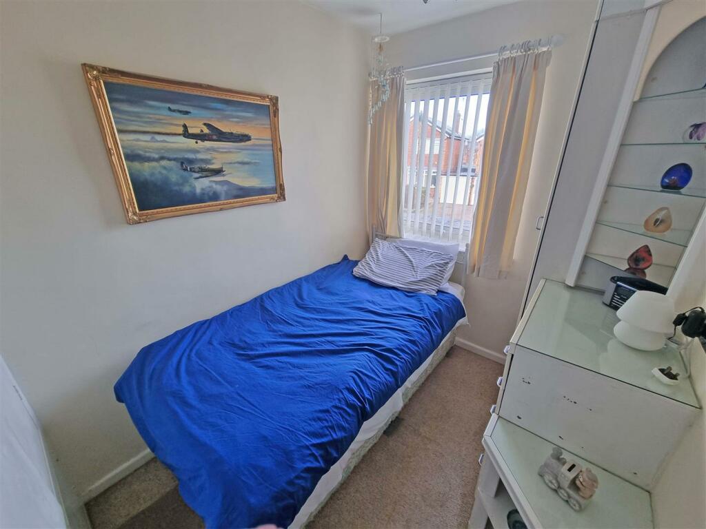 BEDROOM 3