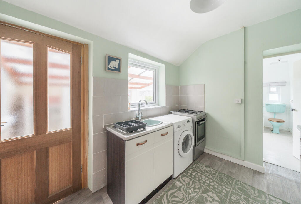 1296561-8-68383fb...