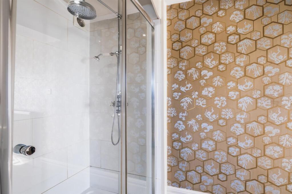 Master En-Suite Shower Room