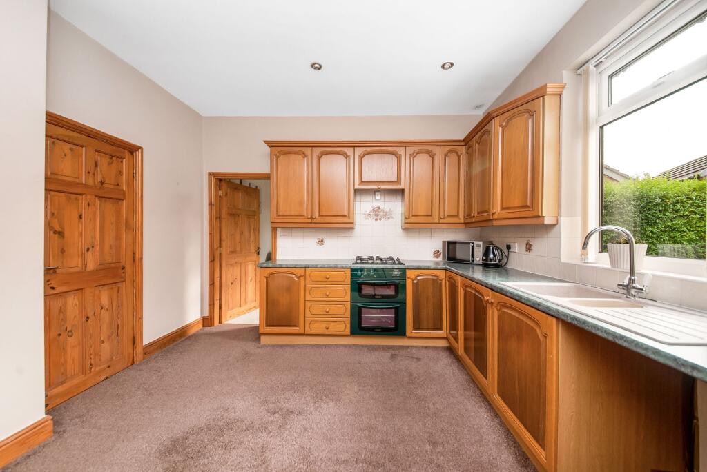 OPEN-PLAN DINING KITCHEN