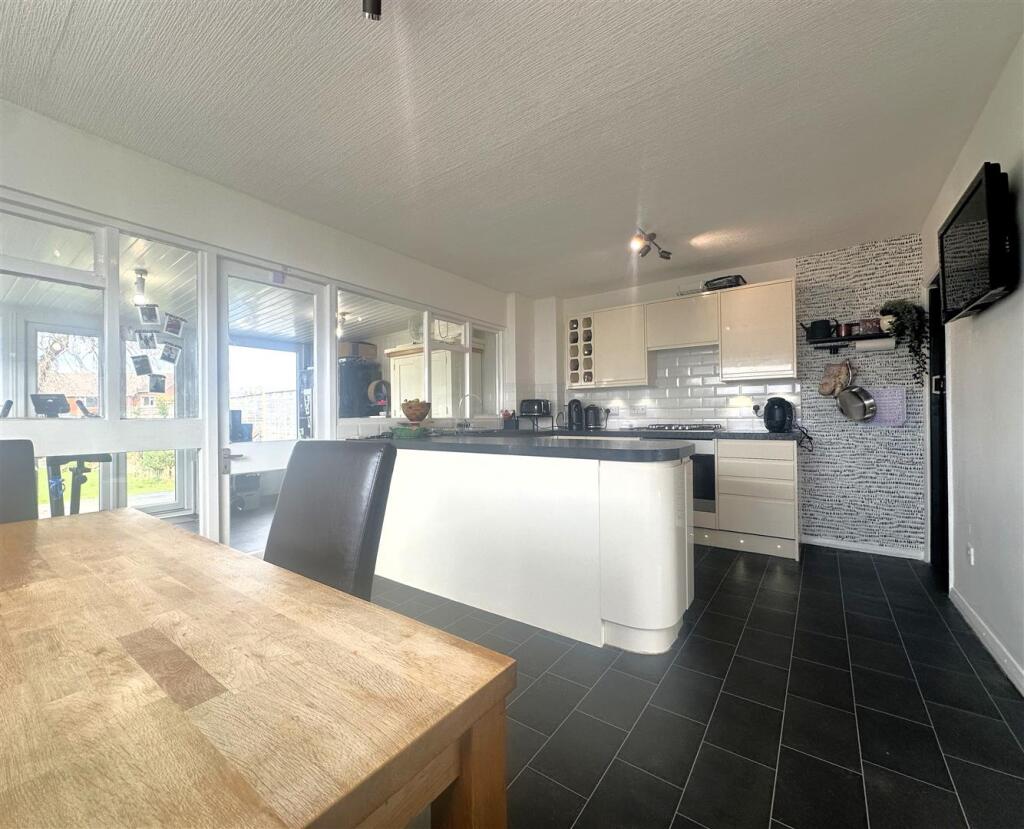 Kitchen I.jpg