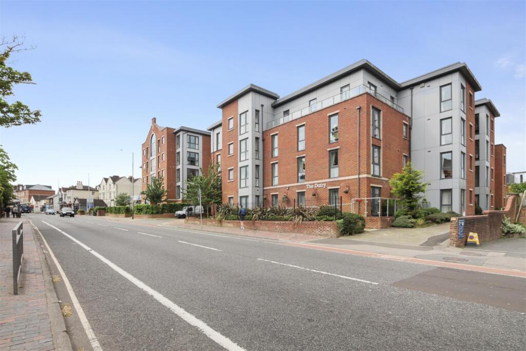 09-e17807ea-72a1-4086-902c-e29c6dca9b0f76308_39_Th