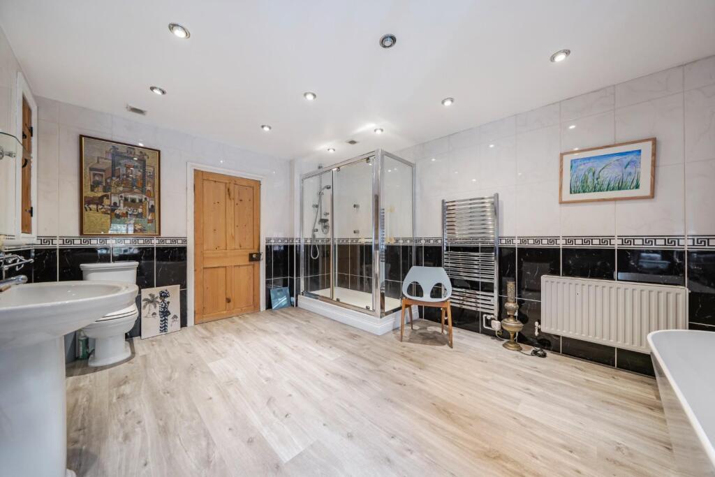 First Floor Bathroom.jpg