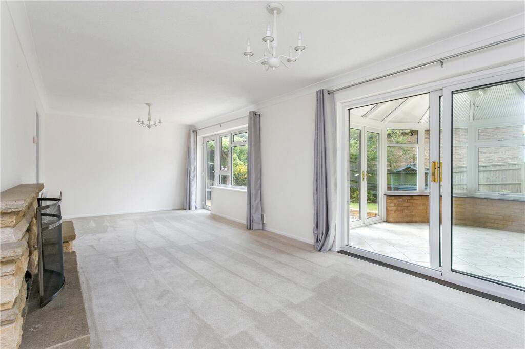 Sitting/Dining Room