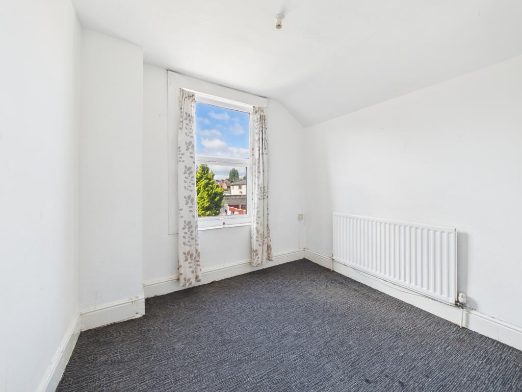 CAM04825G0-PR0181-STILL007