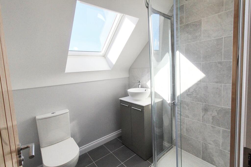 2ND FLOOR BATHROOM