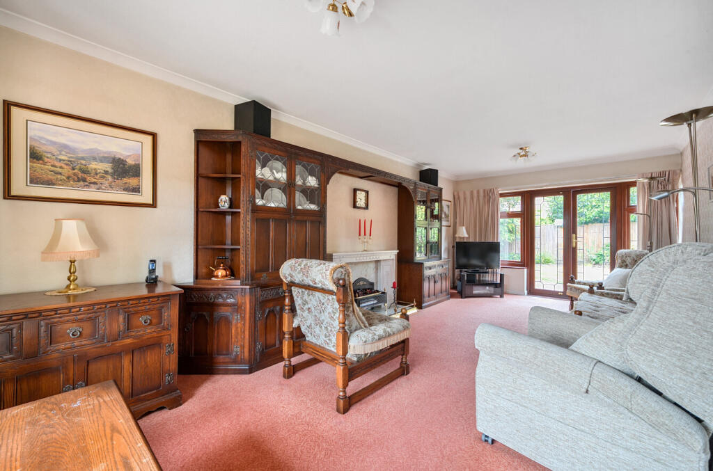 1336853-7-689c552...