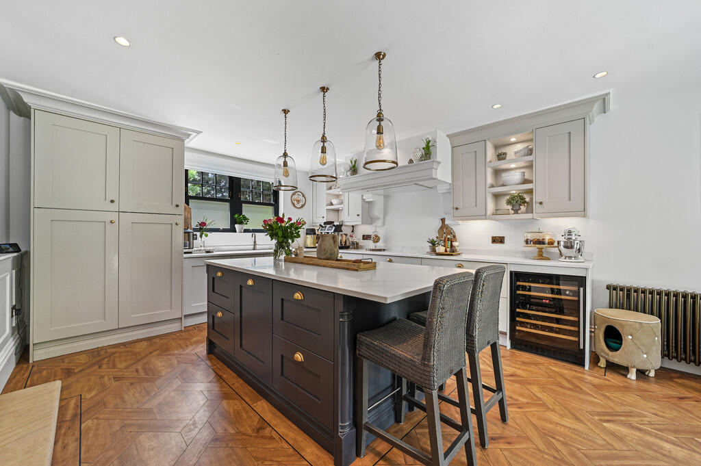 PT-FC(COL)-PondFa...