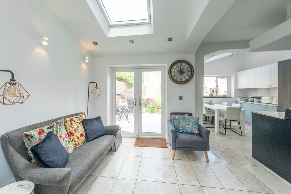 KITCHENS AND RECEPTION ROOMS