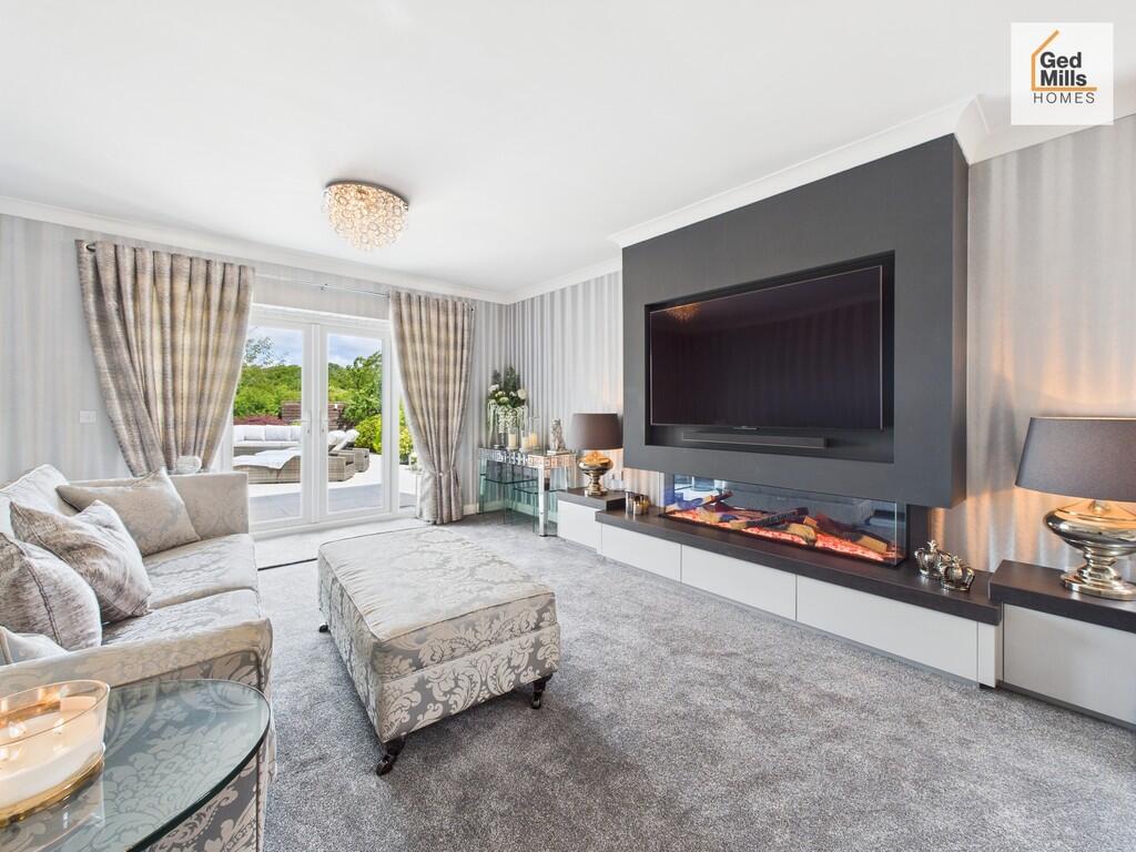 CAM04261G0-PR0070...