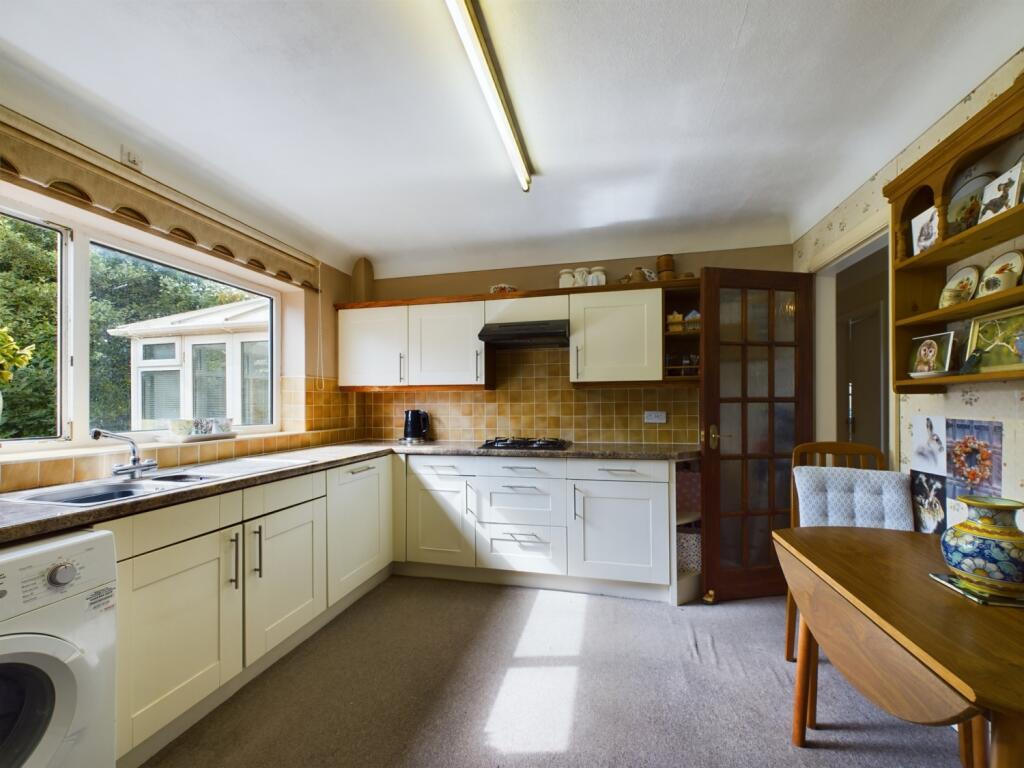 CAM02386G0-PR0074-STILL028