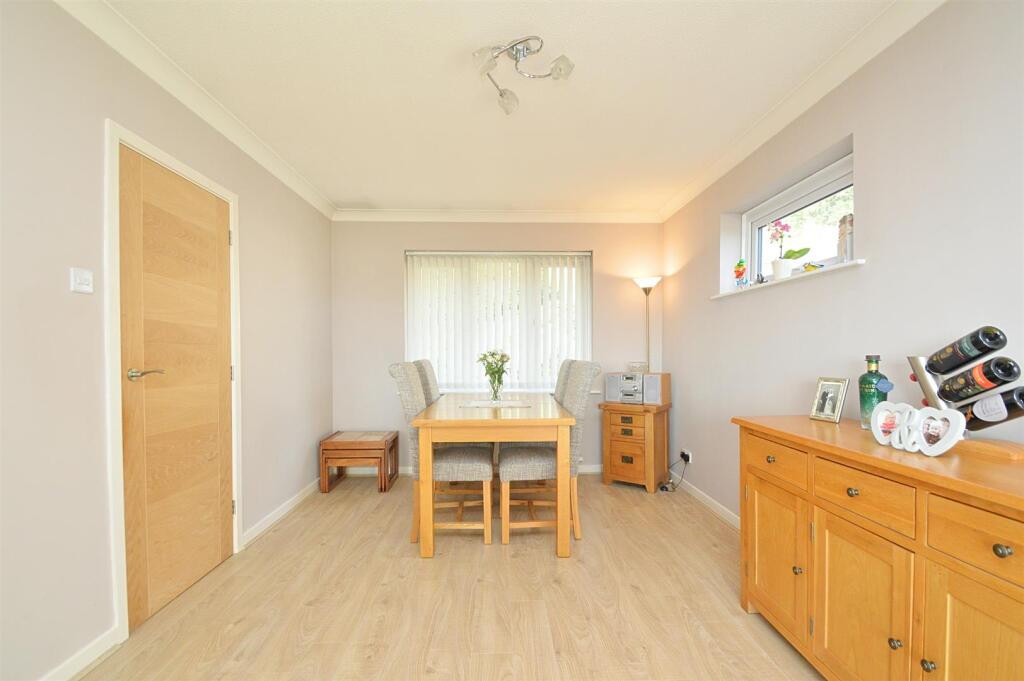 resizedDiningArea.jpg