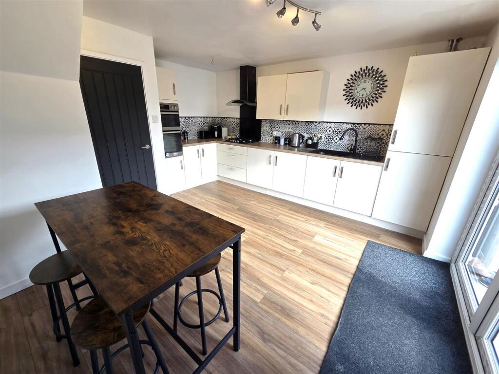 Kitchen .jpg