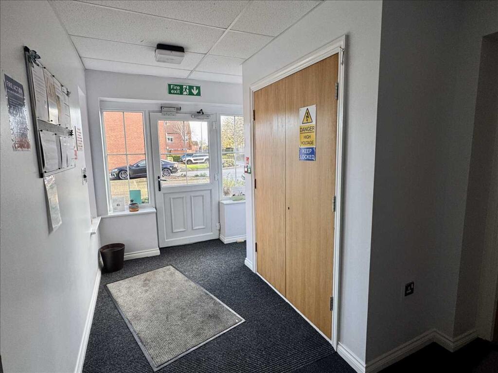 COMMUNAL ENTRANCE