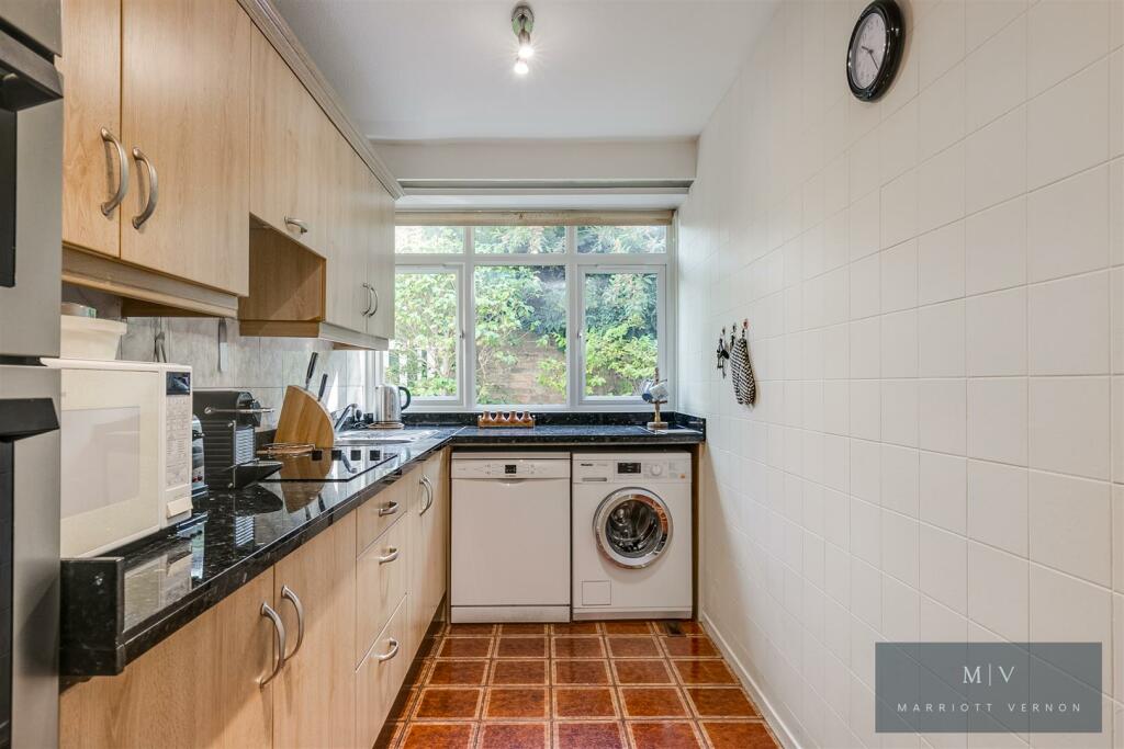 Caroline Close 11-5.jpg