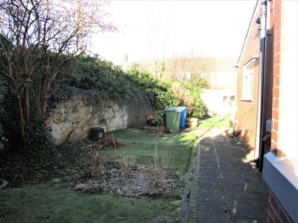RomanRd169gdn3.JPG