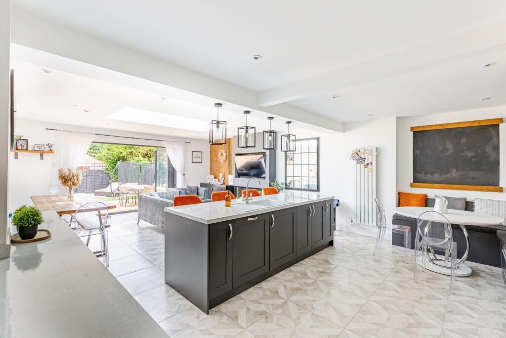 Kitchen Family Room