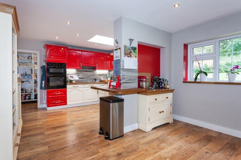 BREAKFAST ROOM