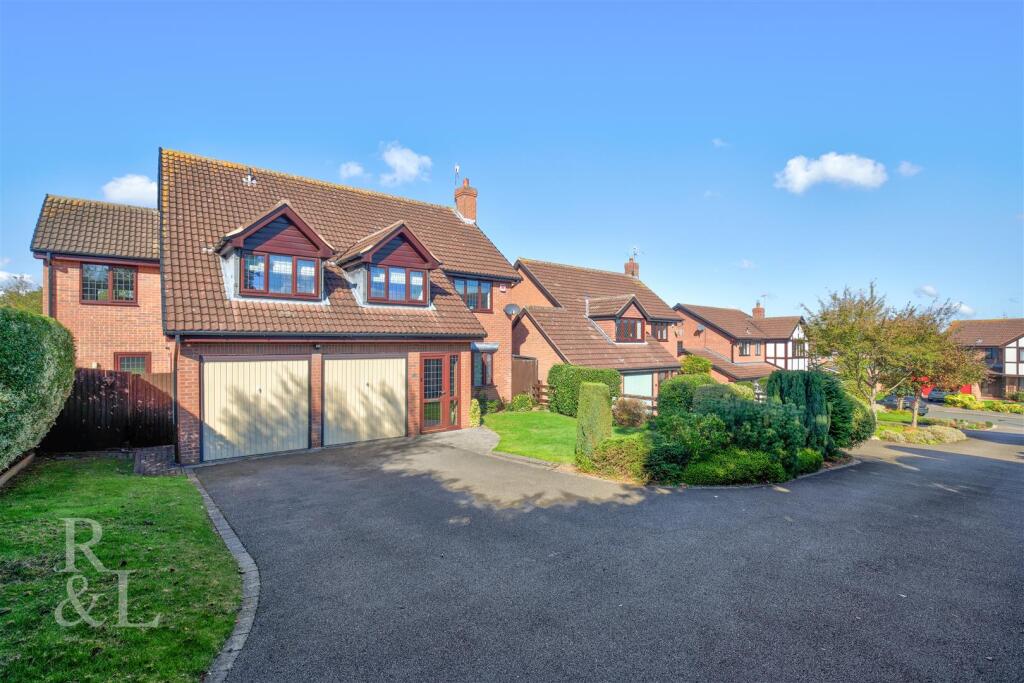 5 Killerton Park Drive (1).jpg