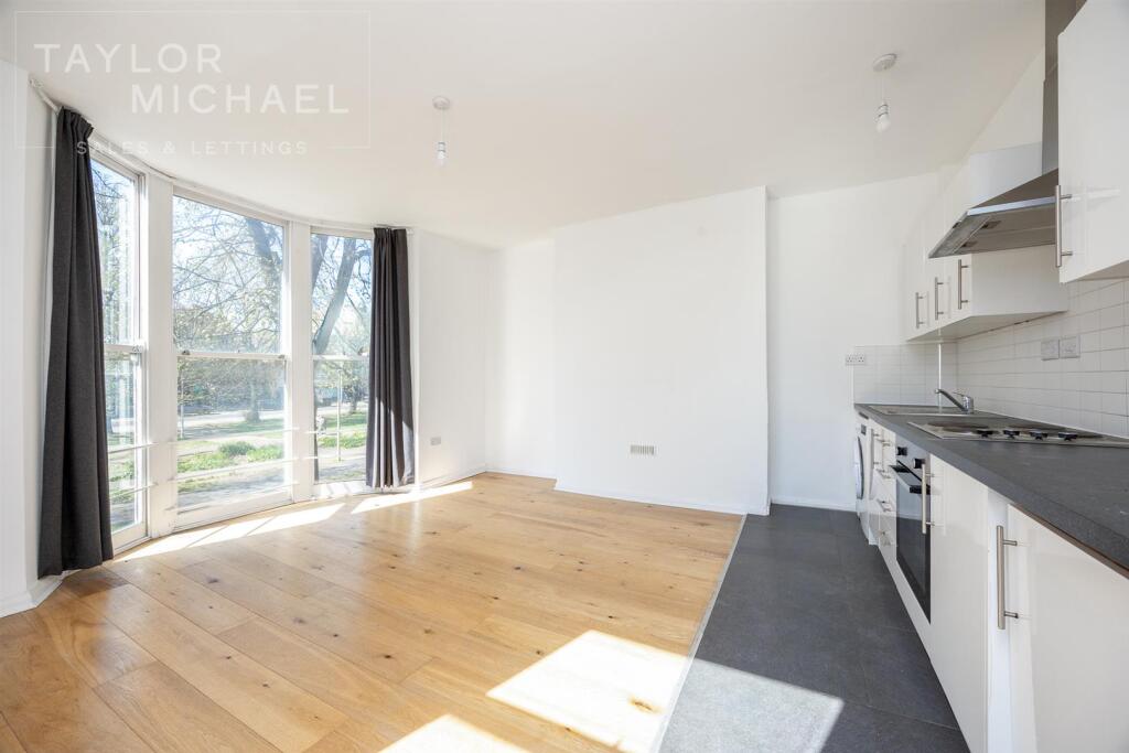 Kitchen / Living Room