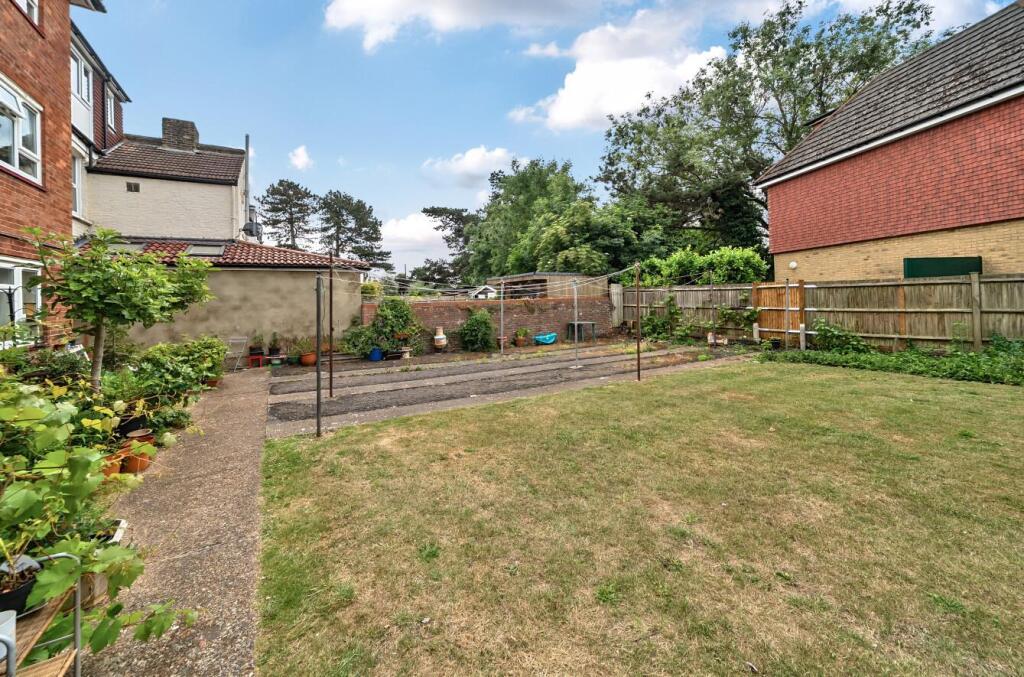 Communal Gardens.jpg