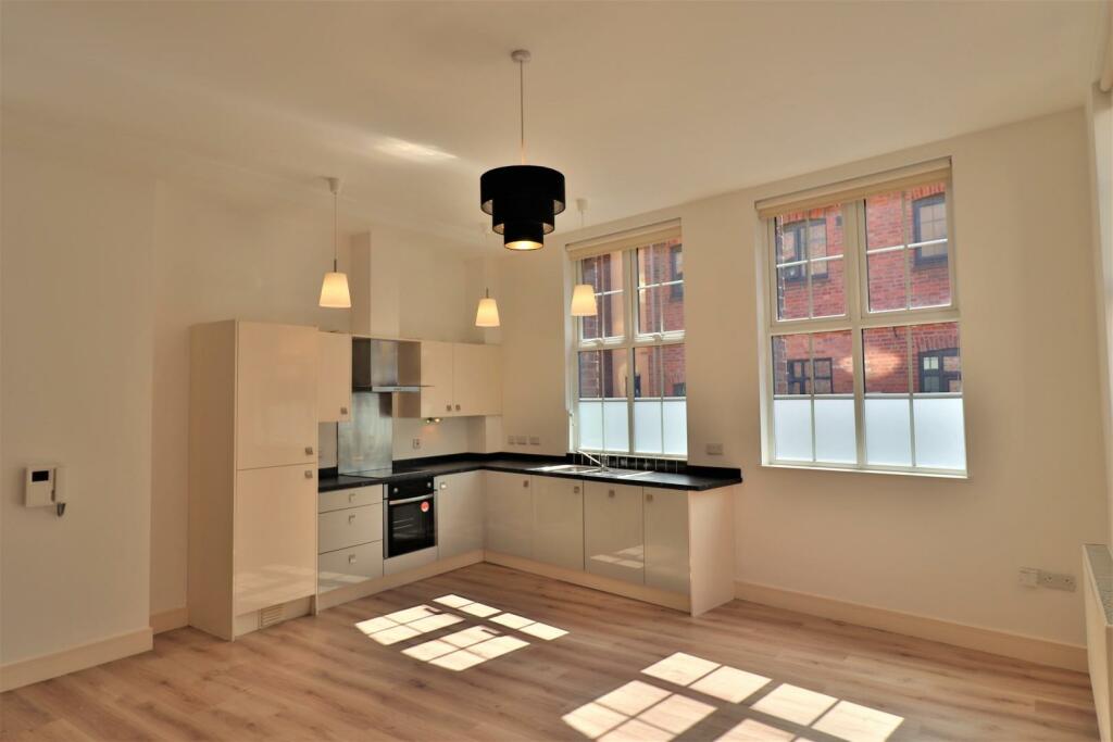 02 - Living Kitchen.JPG