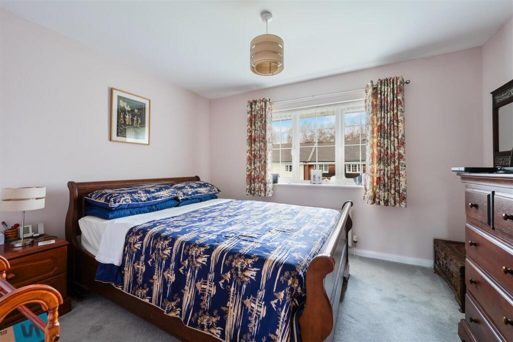 CUDDINGTON CLOSE, (1).jpg