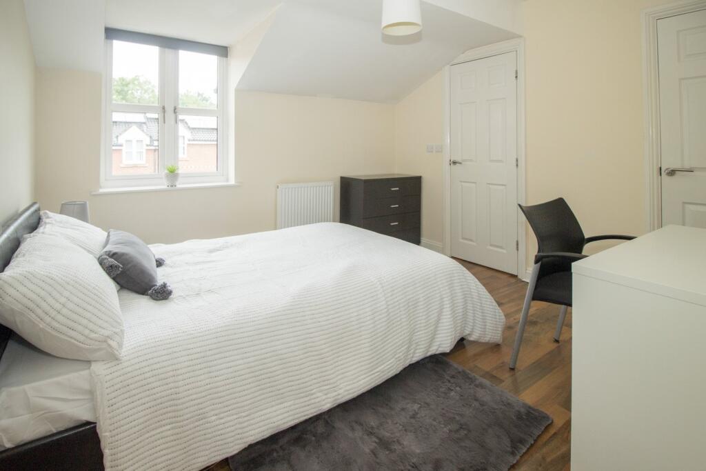 Student Digs - Blue 