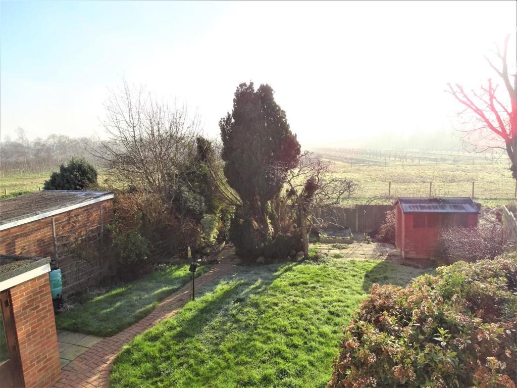 BEAUTIFUL VIEWS TO LATHCOATS ORCHARDS