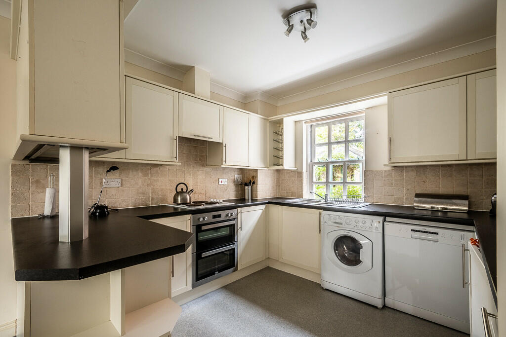 4 Prispen House -...