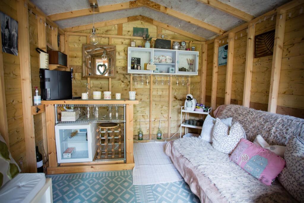 OUTSIDE ENTERTAINMENT