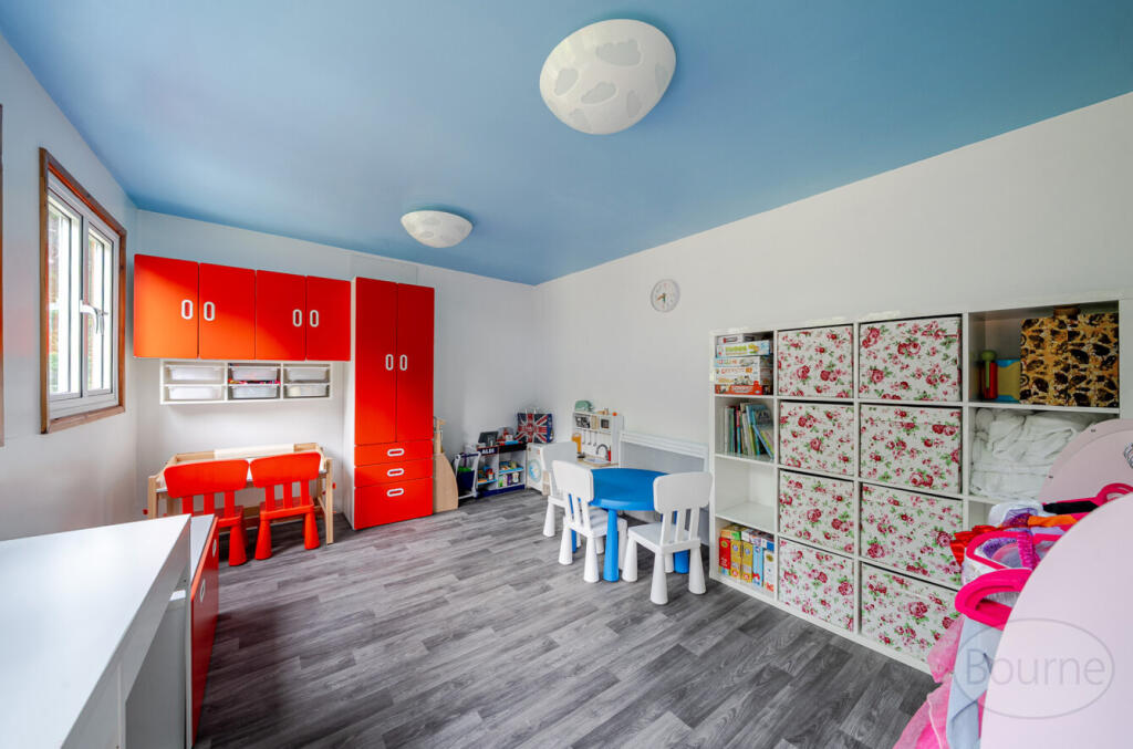 fb5148ab-27e7-43b...