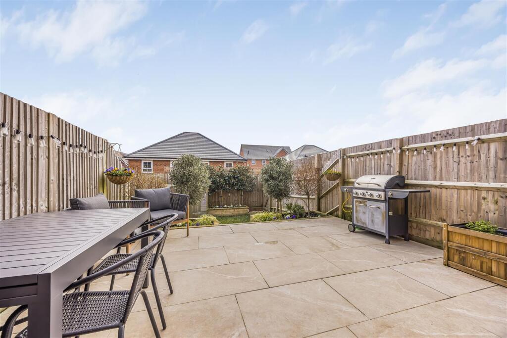 3 Mulberry Walk, Bedhampton-PorticoMarketing-SoldB