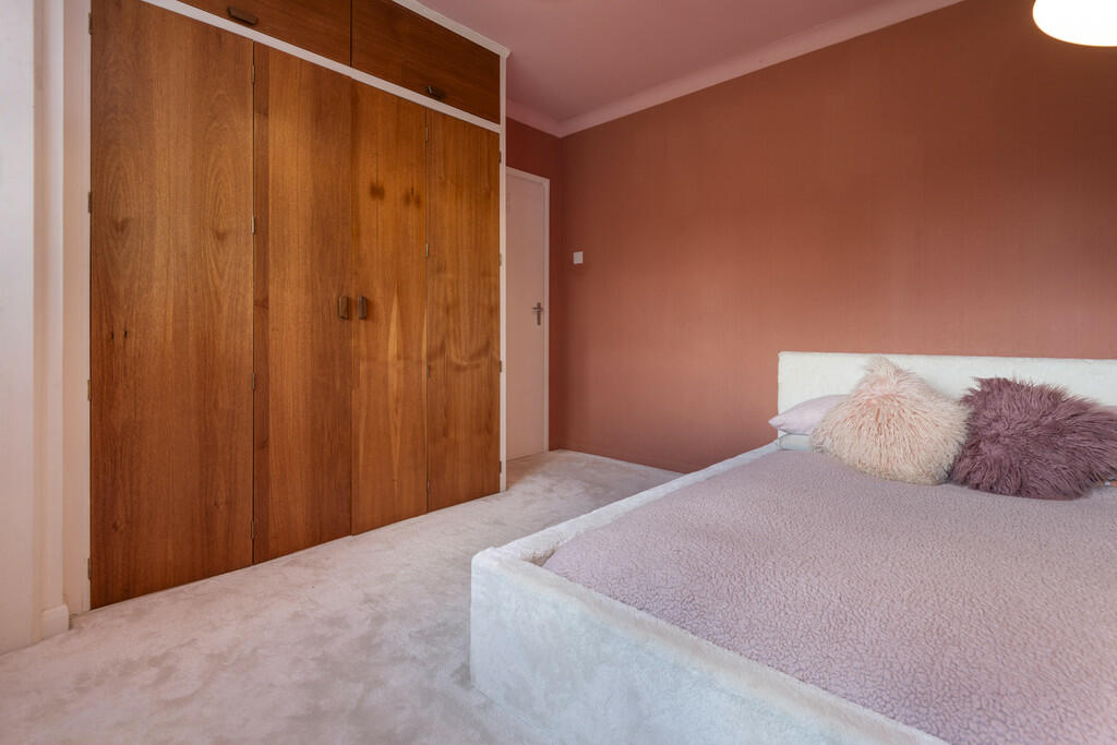 21-47_Rosedale_Cl...