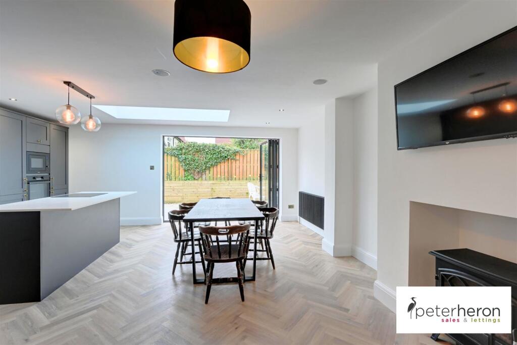 Open Plan Kitchen, Dining And Family Area