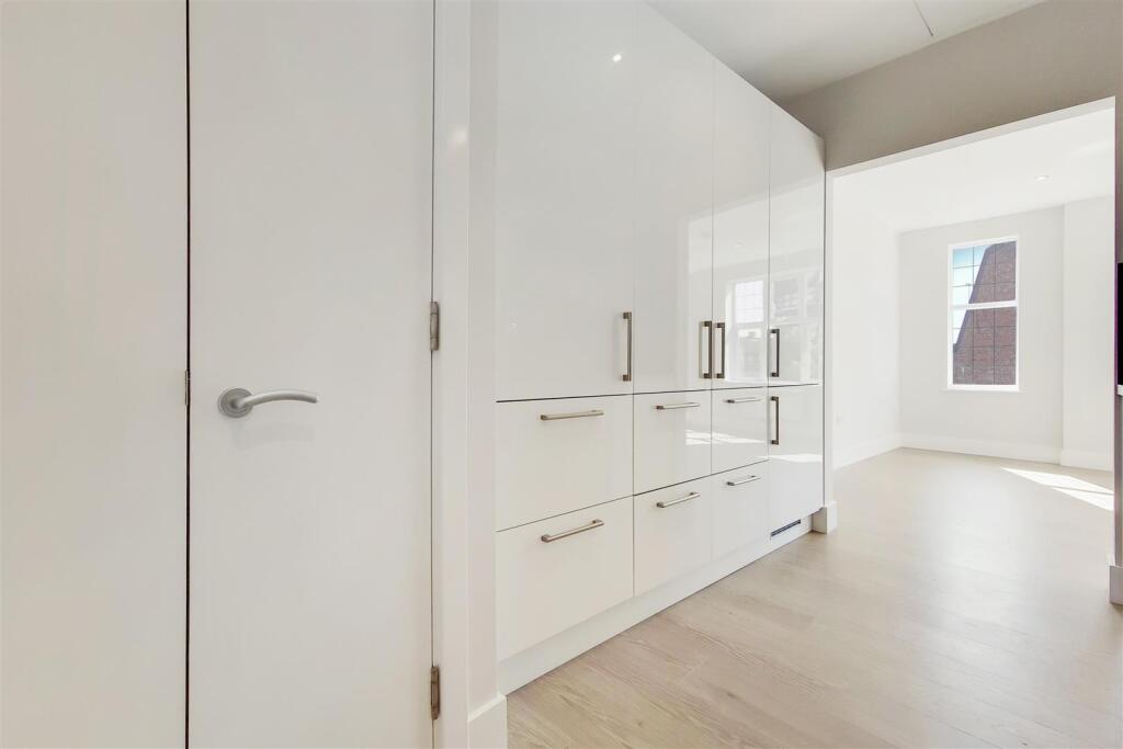 4_Kitchen-2.jpg