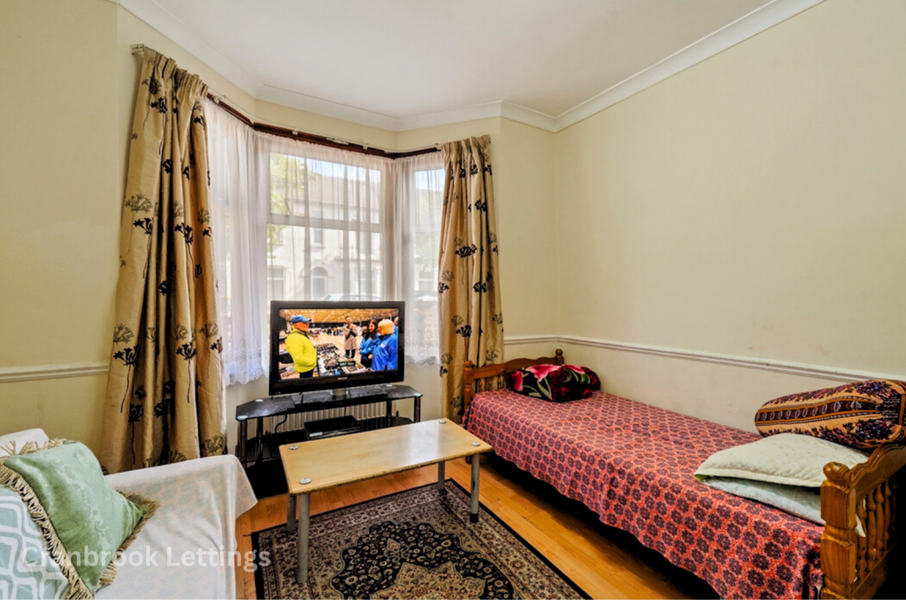 Three Bedroom Mid terrace house for sale