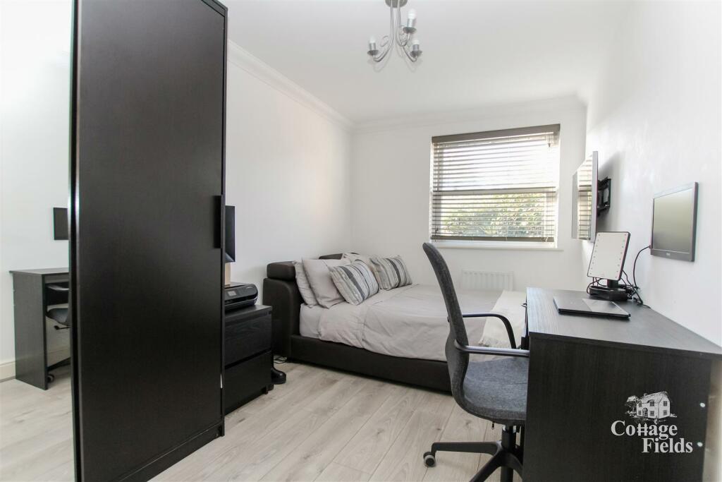 Bedroom 2.JPG