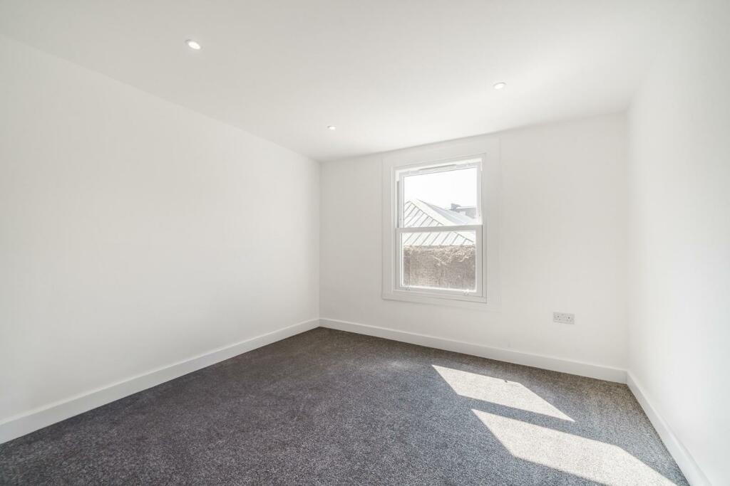 Bedroom 3.jpg