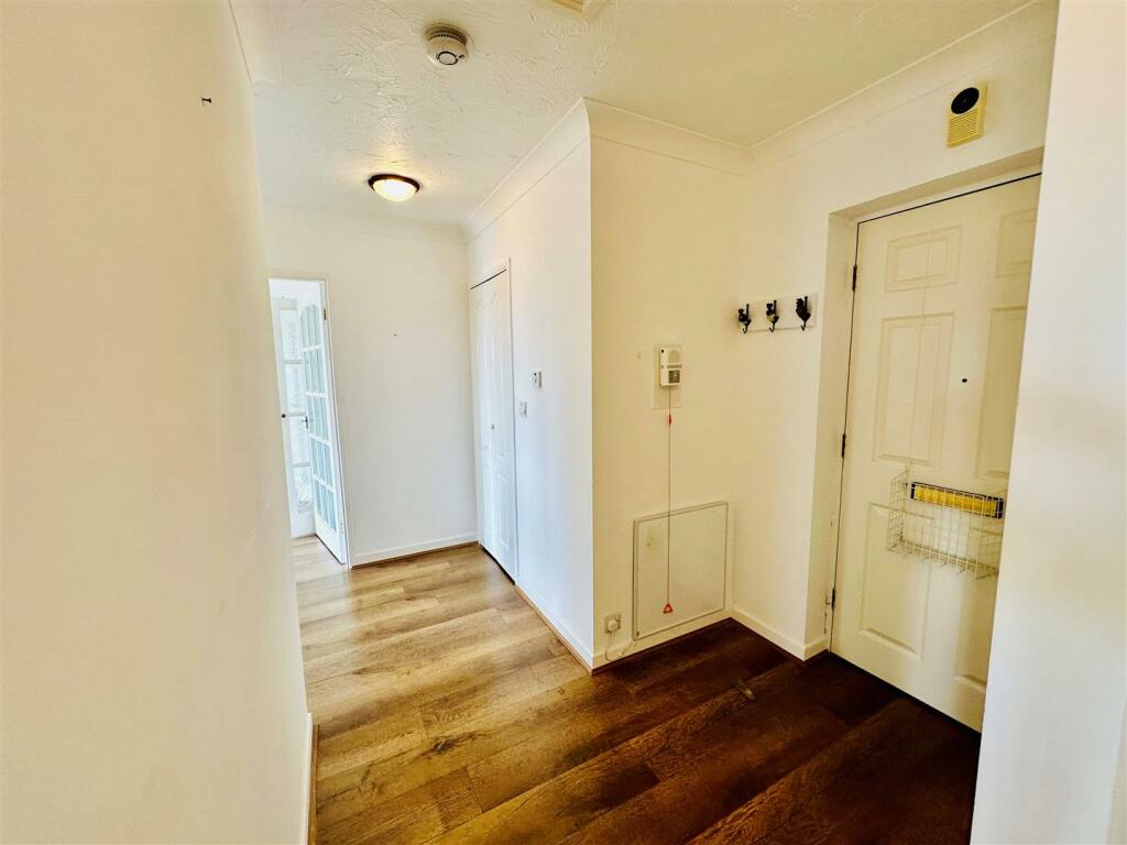hallway.jpg