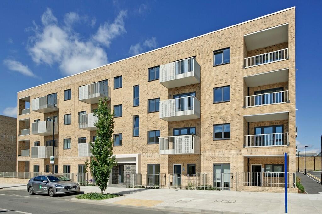 5f60cf31-e898-403...