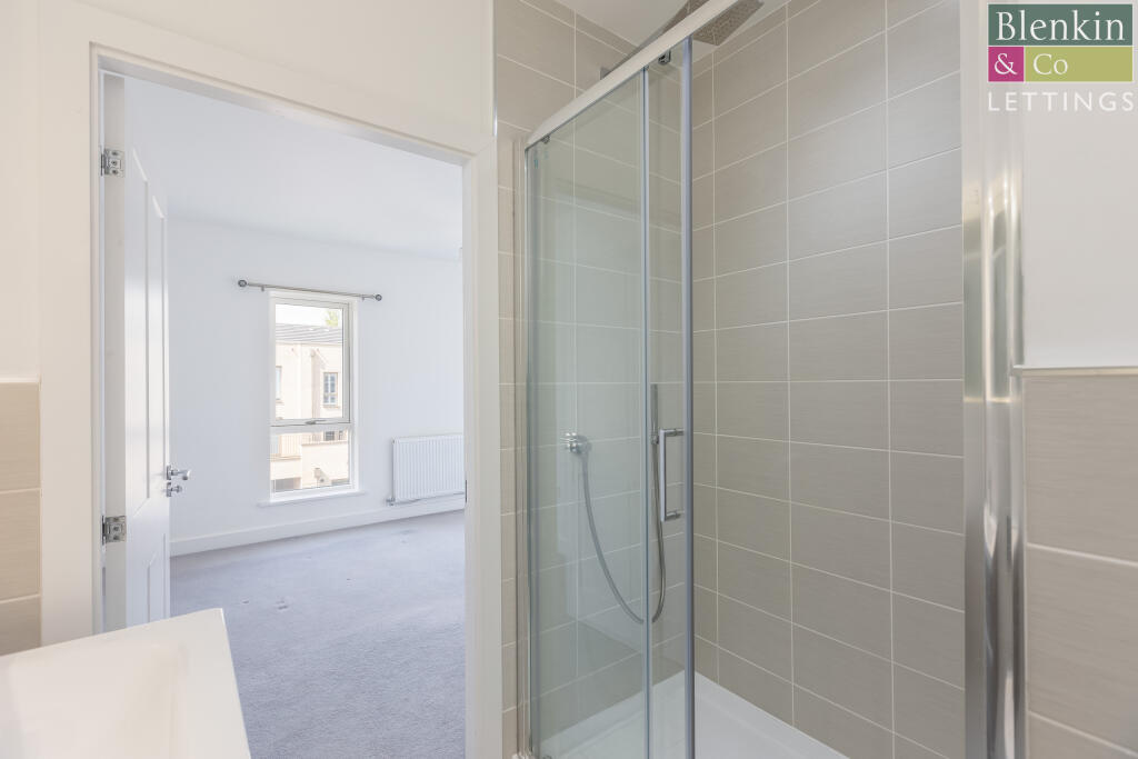 Main Bedroom Ensuite