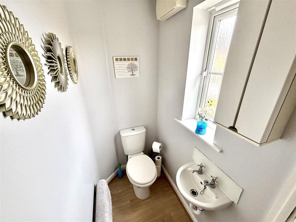 Cloakroom/WC