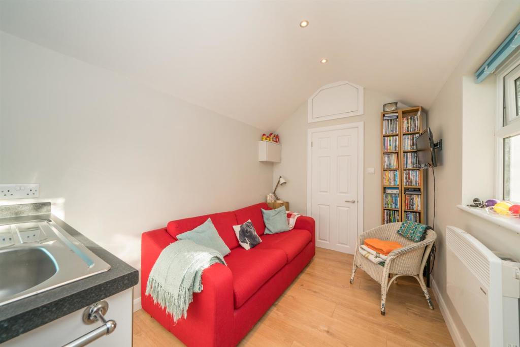 30-Gainsborough-Ave-1037.jpg